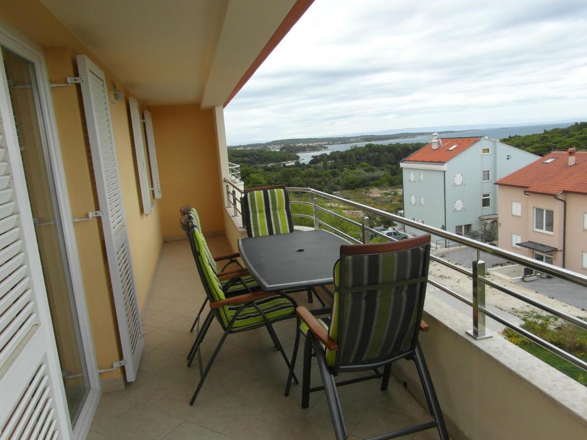 BENTLEY - Sea-view - 2 bedroom apartment Premantura Buitenkant foto