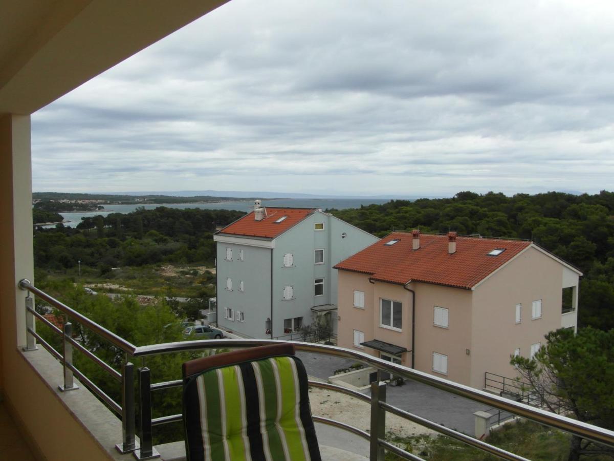 BENTLEY - Sea-view - 2 bedroom apartment Premantura Buitenkant foto